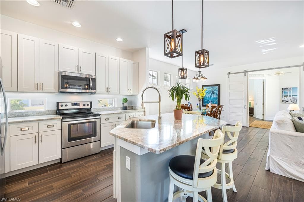 2974 Van Buren AVE NAPLES, FL 34112