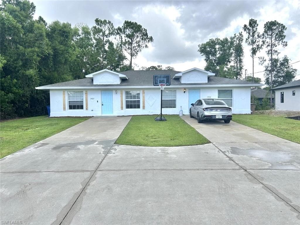2422 Joe AVE S LEHIGH ACRES, FL 33973