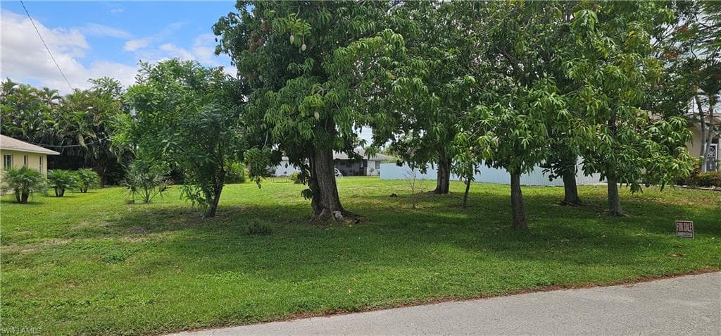 502 SE 17th TER CAPE CORAL, FL 33990