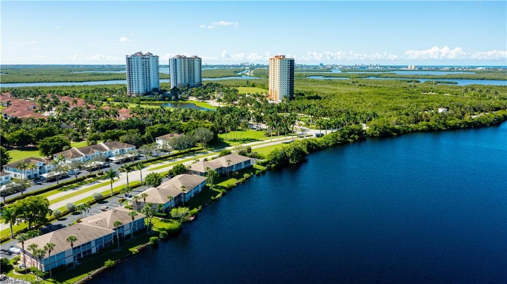 1015 Mainsail DR 103