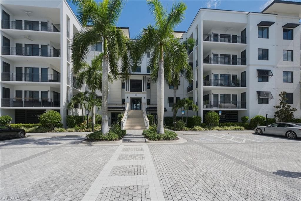 1111 CENTRAL AVE 205 NAPLES, FL 34102