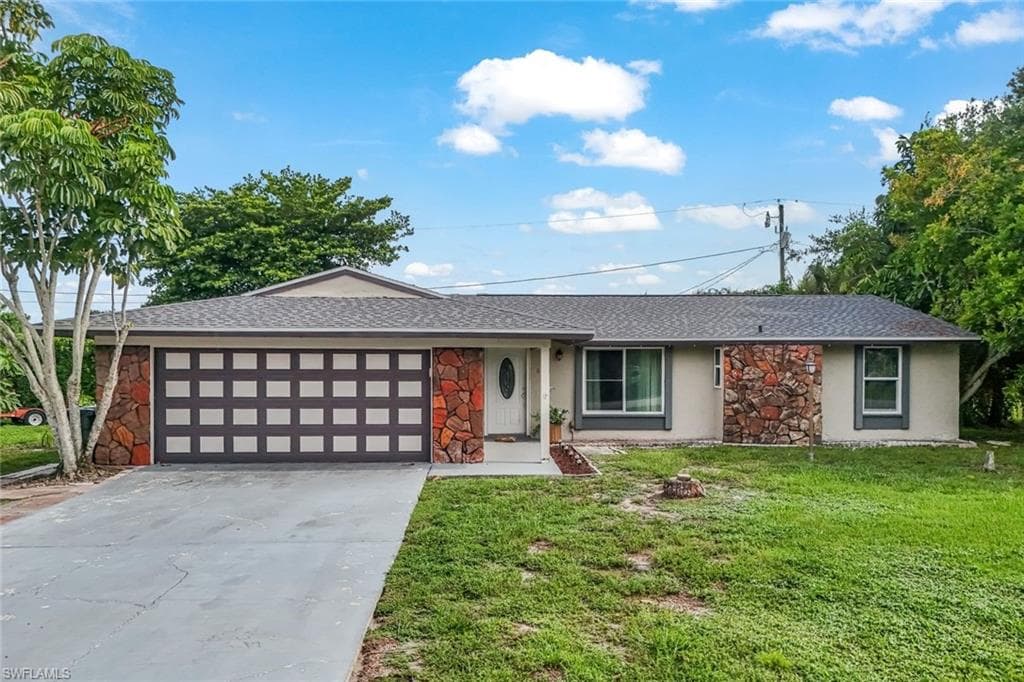 8110 Valencia RD FORT MYERS, FL 33967
