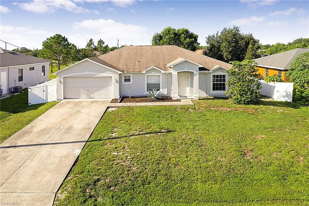 4205 11th ST W LEHIGH ACRES, FL 33971