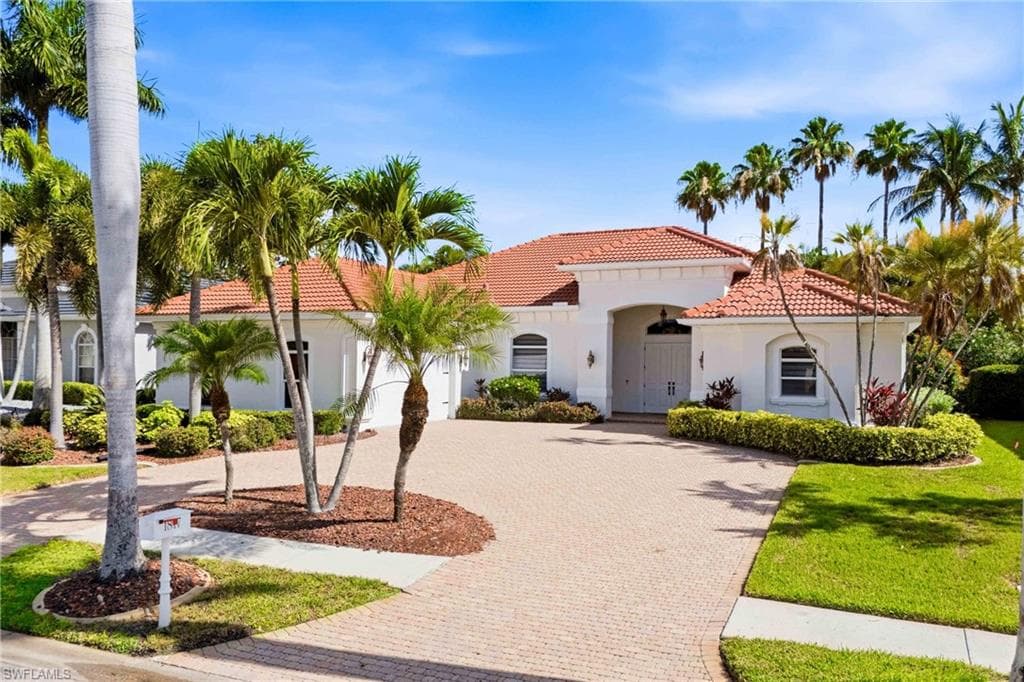 1817 Lagoon LN CAPE CORAL, FL 33914