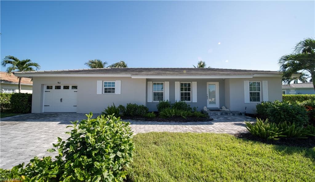 911 Heron CT MARCO ISLAND, FL 34145