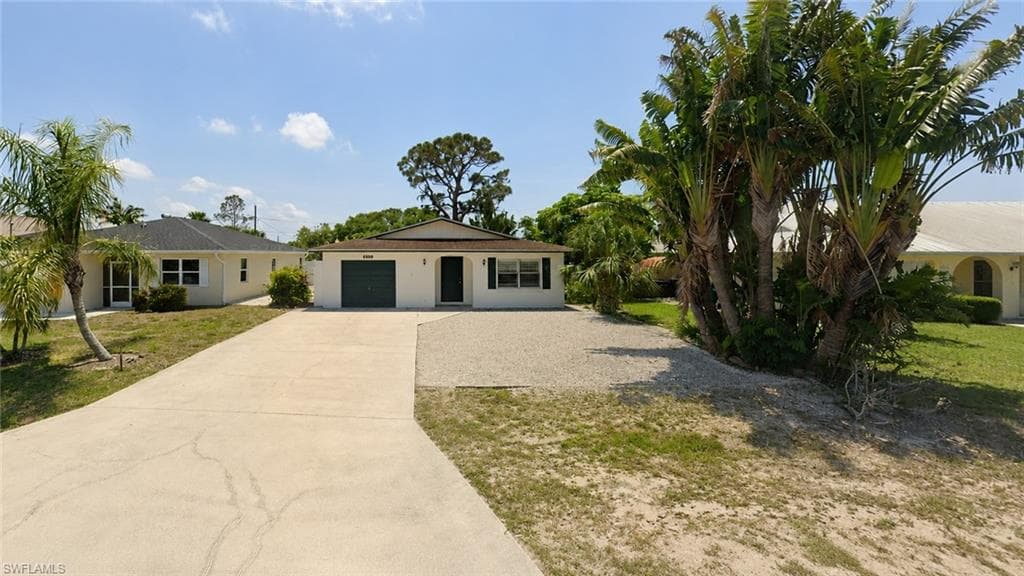 632 98th AVE N NAPLES, FL 34108