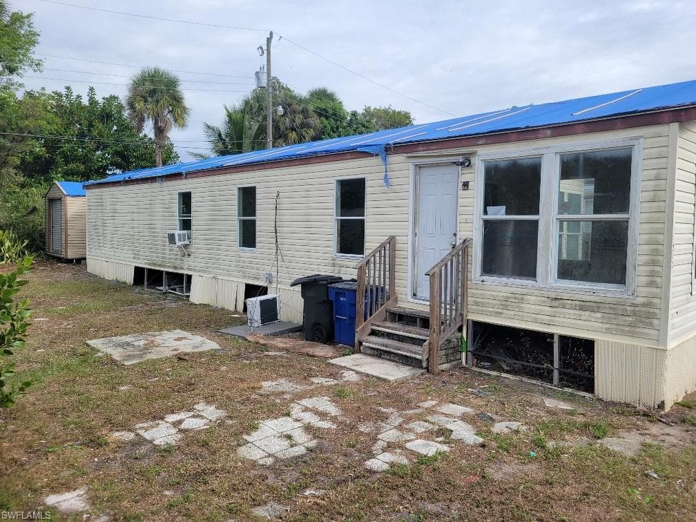 12040 Live Oak DR FORT MYERS, FL 33908