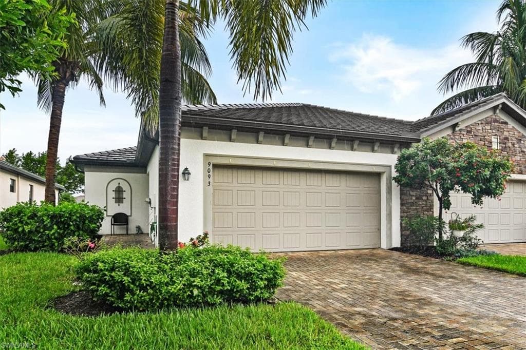 9093 Glenforest DR NAPLES, FL 34120