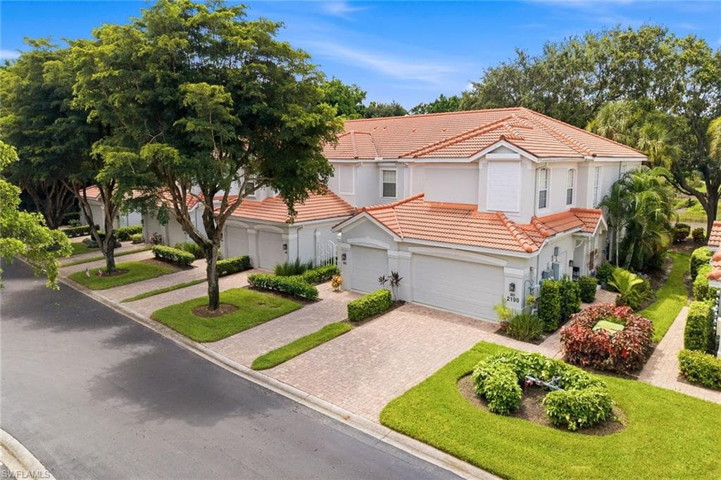 2190 Arielle DR 901 NAPLES, FL 34109