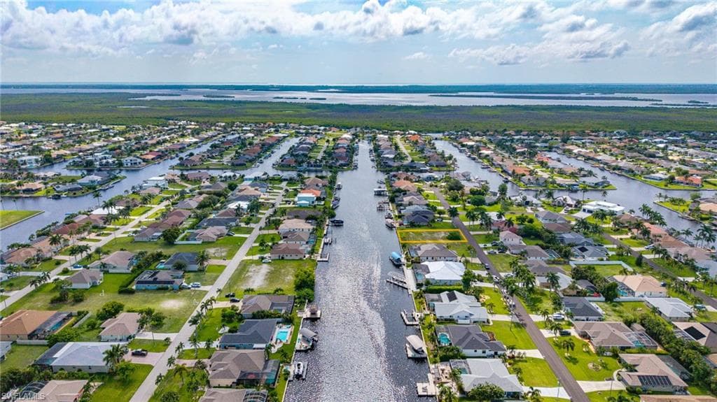 2716 SW 37th TER CAPE CORAL, FL 33914