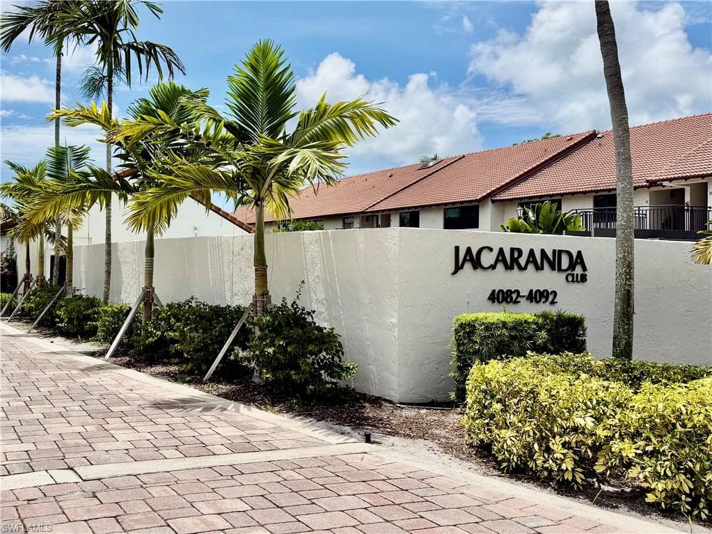 4092 Belair LN 17 NAPLES, FL 34103