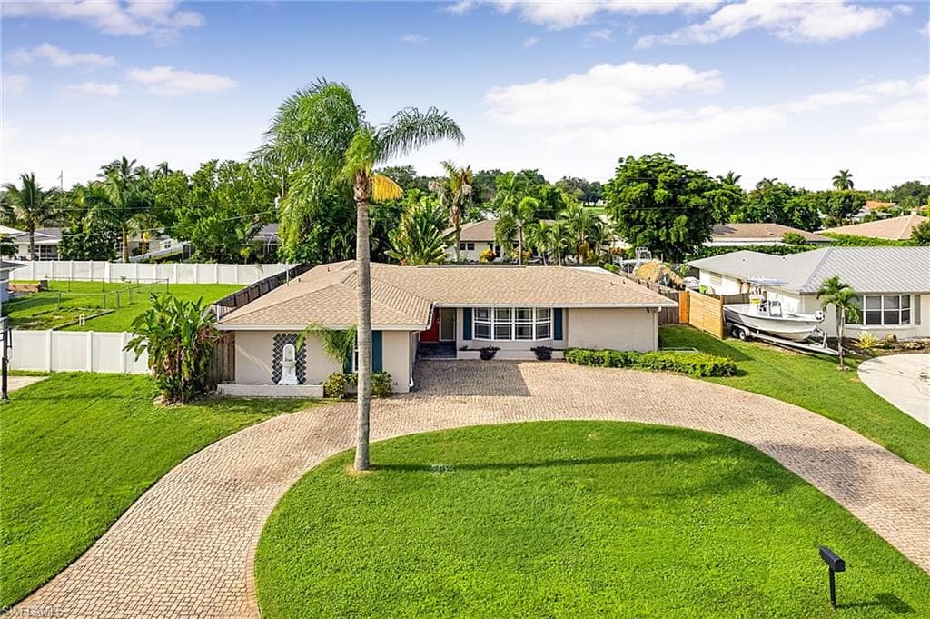 1446 Cumberland CT FORT MYERS, FL 33919