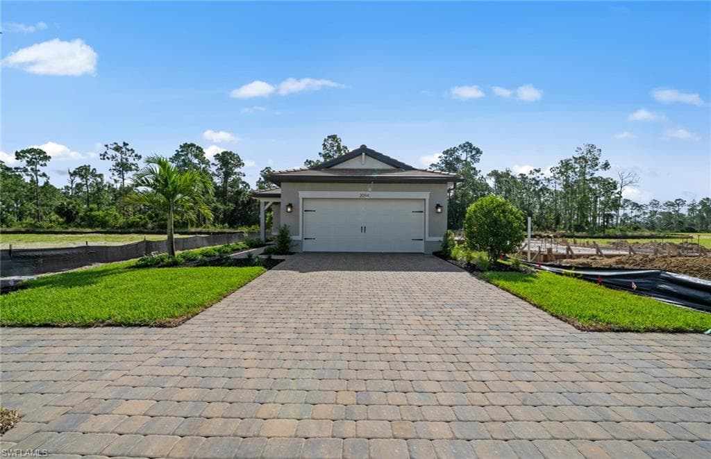 2094 Seville LN NAPLES, FL 34120