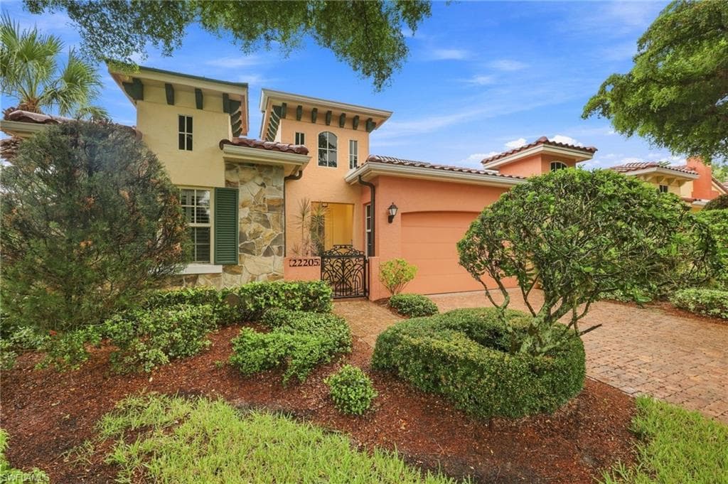 22205 Ponte Romano LN ESTERO, FL 33928