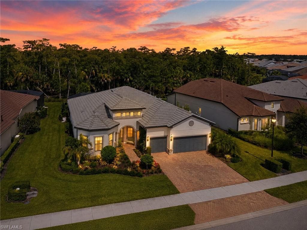 9439 Greyhawk TRL NAPLES, FL 34120