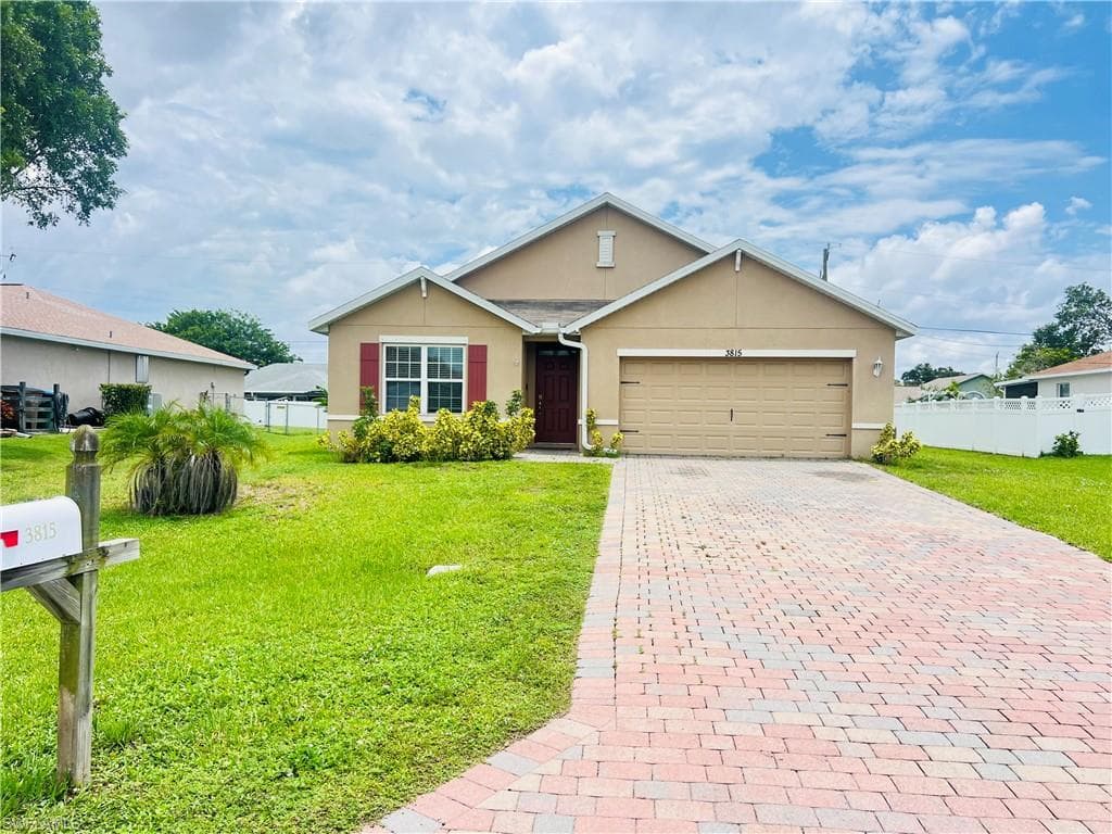 3815 SW 11th PL CAPE CORAL, FL 33914