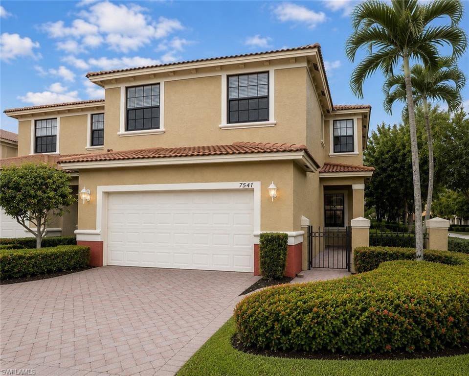 7541 Bristol CIR NAPLES, FL 34120