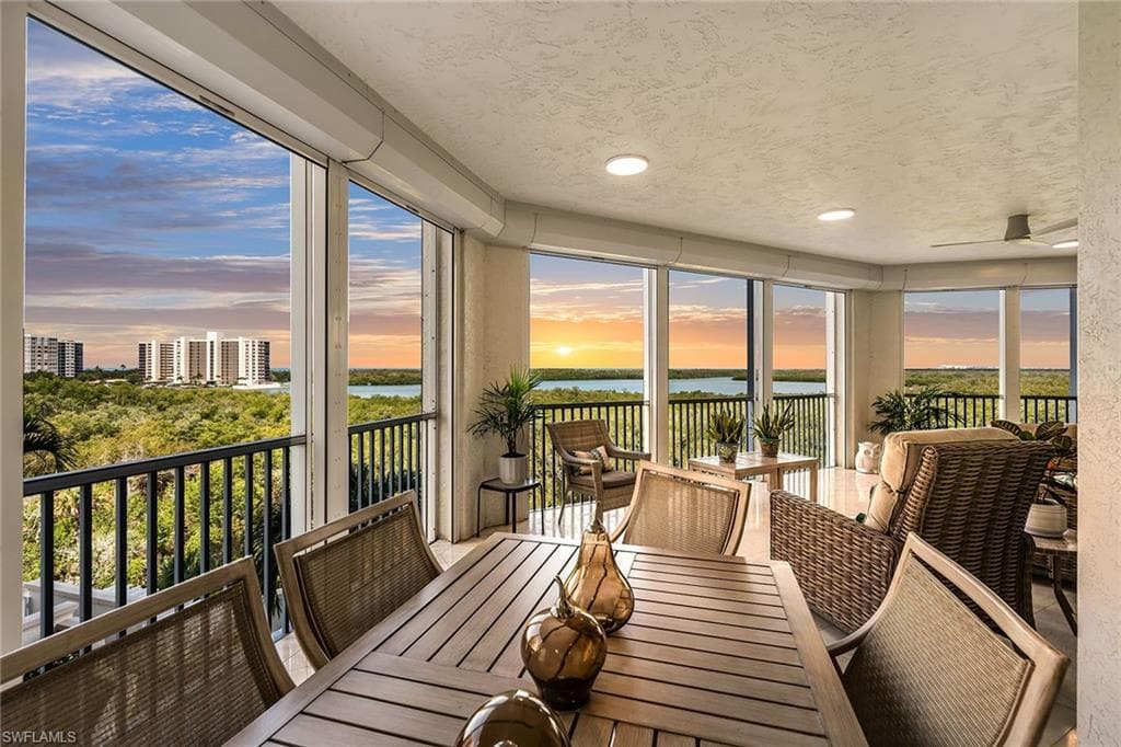285 Grande WAY 503 NAPLES, FL 34110