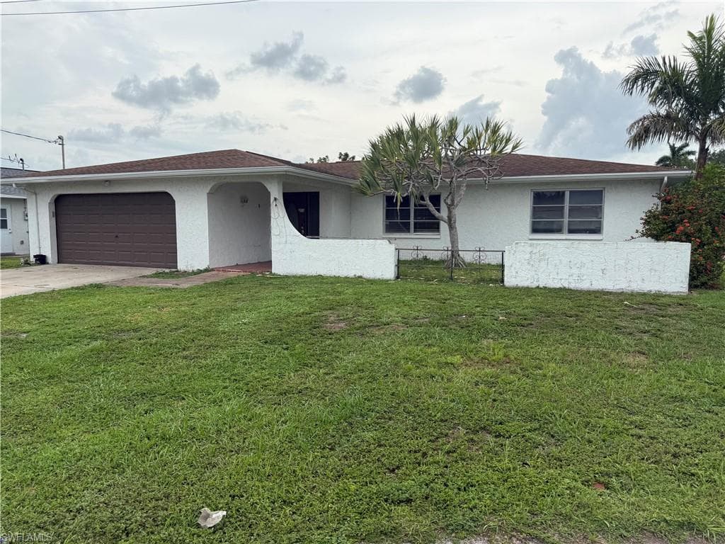 4339 S Bay CIR NORTH FORT MYERS, FL 33903