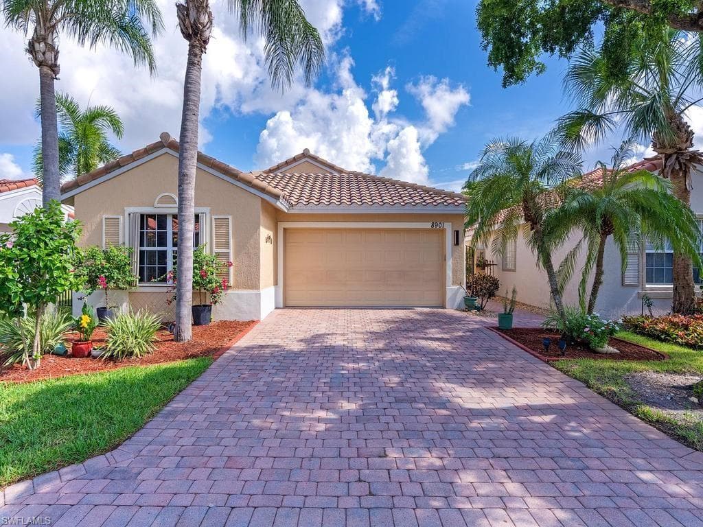 8901 Cascades Isle BLVD ESTERO, FL 33928
