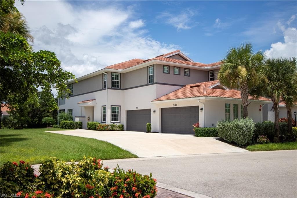 12001 Santaluz DR 101 FORT MYERS, FL 33913