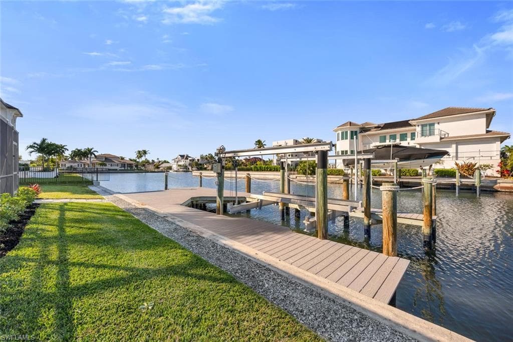 385 Willet AVE NAPLES, FL 34108