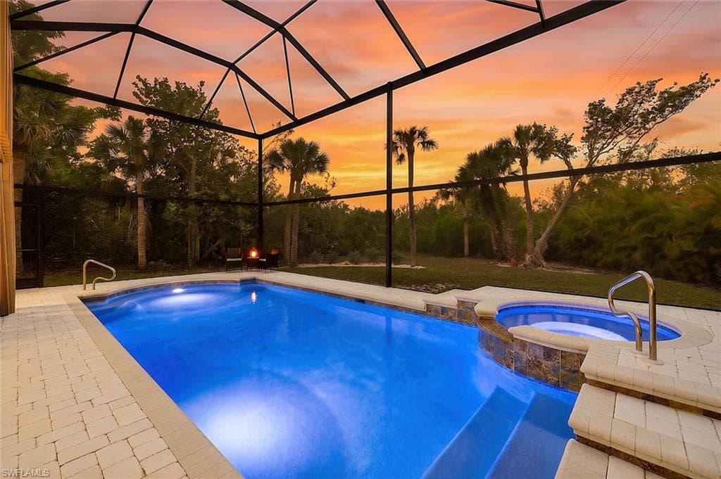 2130 Sunset CIR SANIBEL, FL 33957