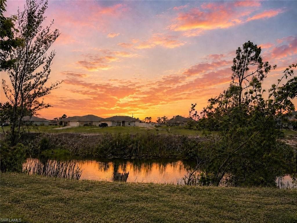 2820 22nd AVE CAPE CORAL, FL 33993