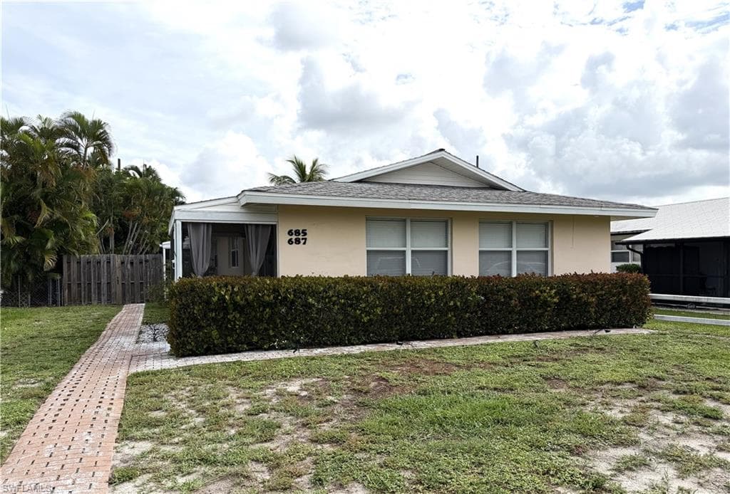 685 95th AVE N NAPLES, FL 34108