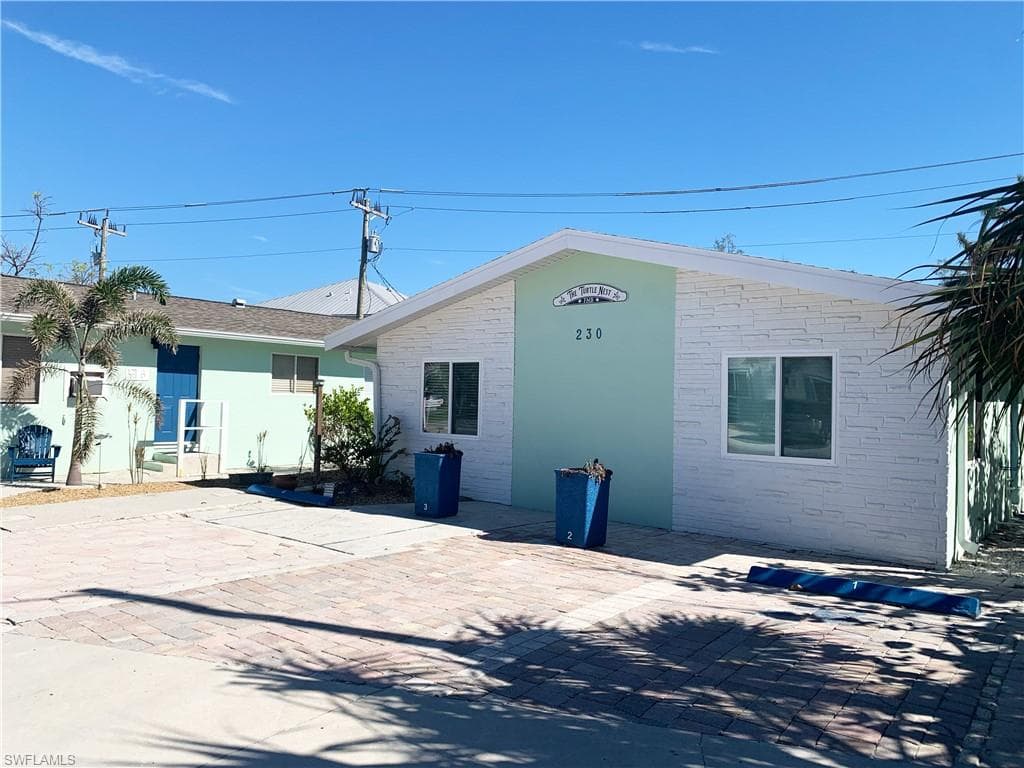 230 Fairweather LN FORT MYERS BEACH, FL 33931