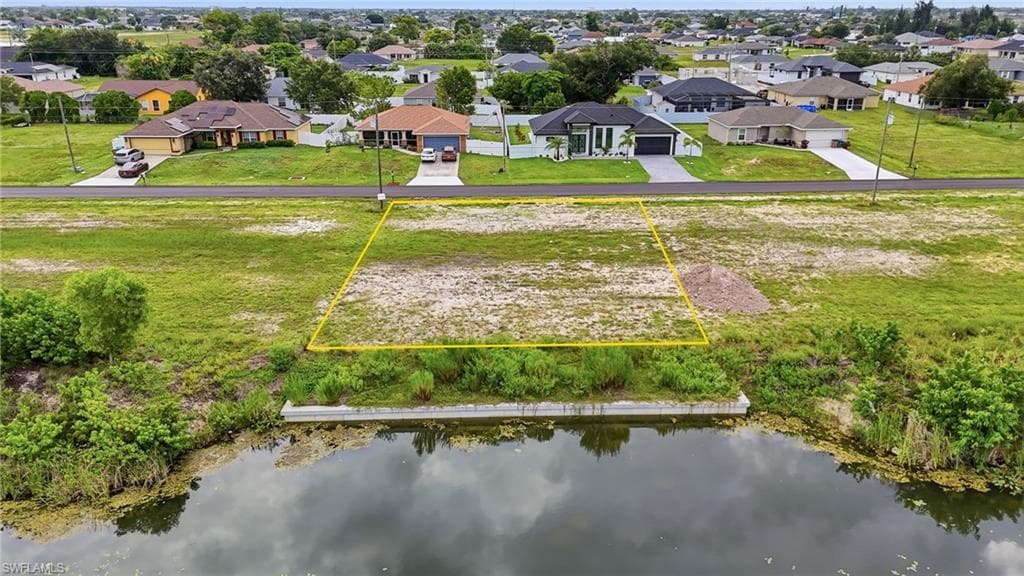 1008 NE 1st PL CAPE CORAL, FL 33909