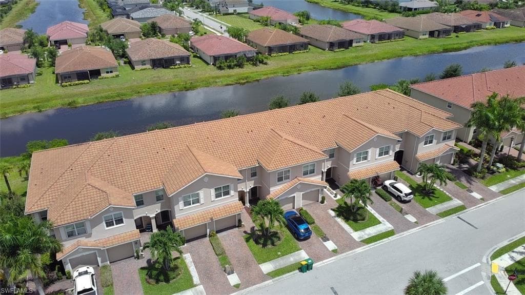 2744 Blossom WAY NAPLES, FL 34120
