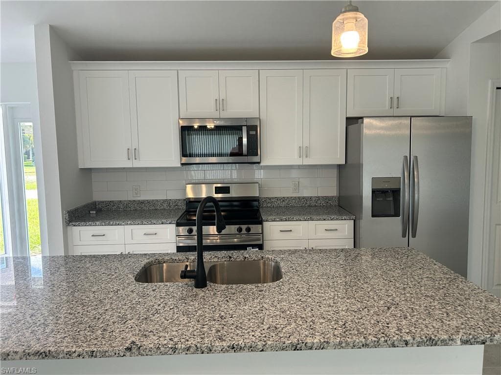 2825 NW 25 LN CAPE CORAL, FL 33993