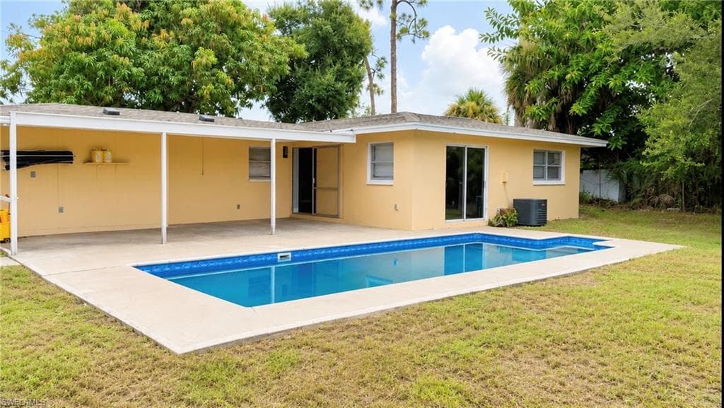 1634 Newport CT FORT MYERS, FL 33907