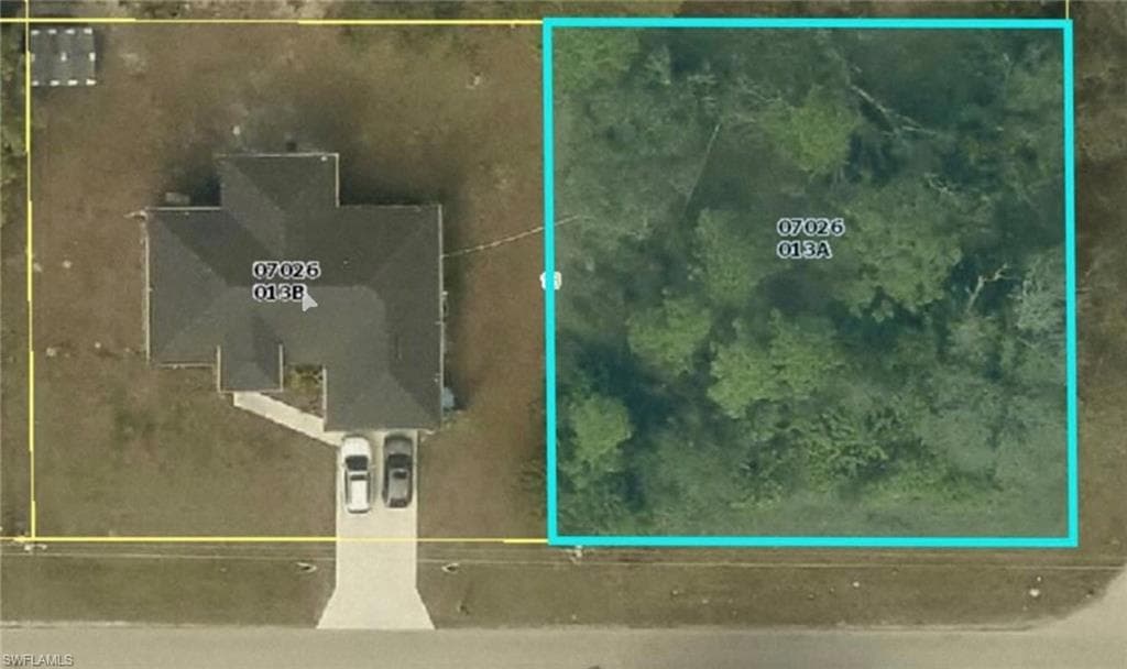 2407 E 18th ST LEHIGH ACRES, FL 33972