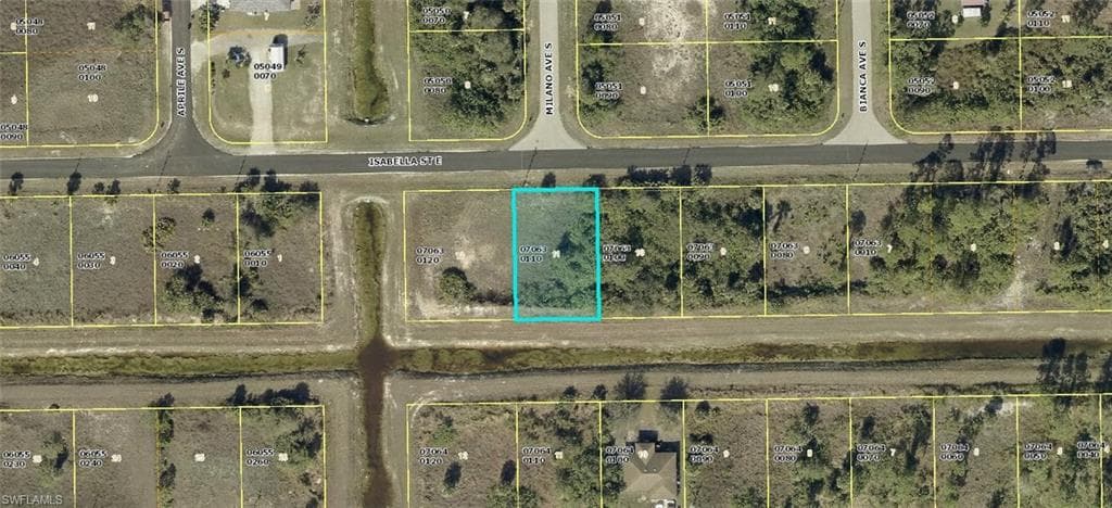 1230 Isabella ST E LEHIGH ACRES, FL 33974