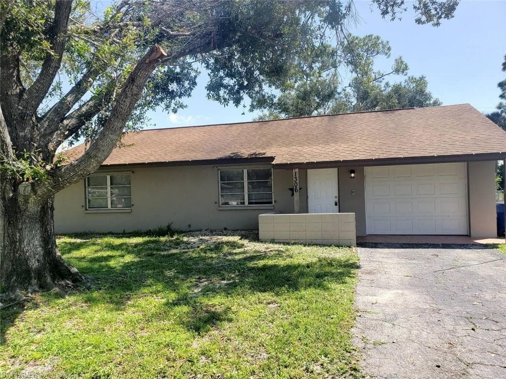 1306 Hibiscus DR CAPE CORAL, FL 33909