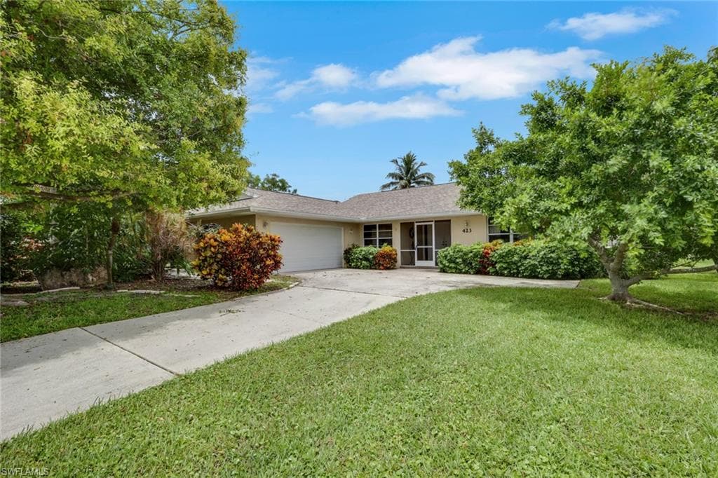 423 SW 39th ST CAPE CORAL, FL 33914