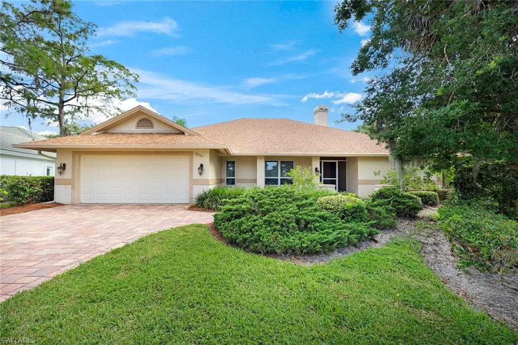 2207 Imperial Golf Co BLVD NAPLES, FL 34110