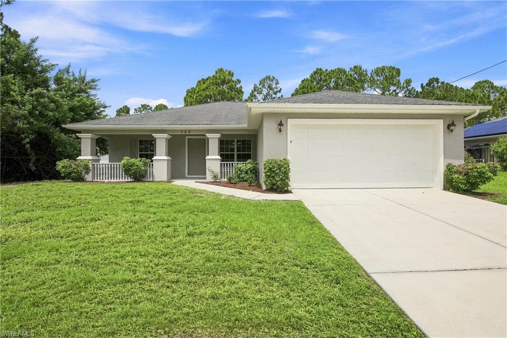 752 Barclay AVE LEHIGH ACRES, FL 33974