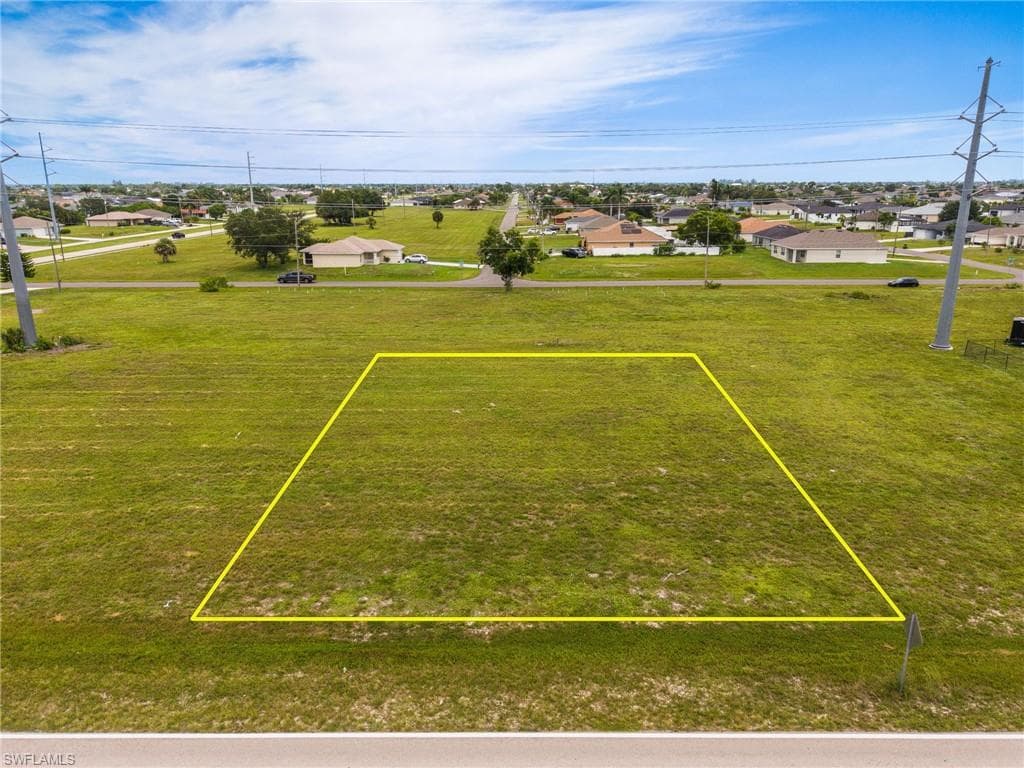 711 El Dorado BLVD N CAPE CORAL, FL 33993