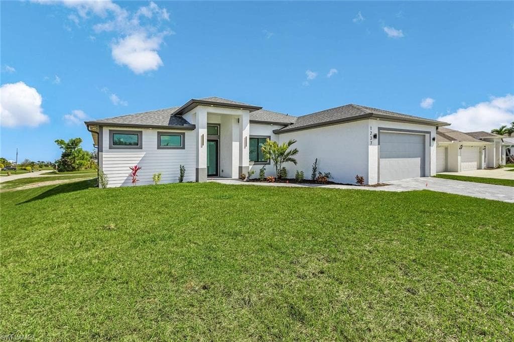 121 Gleason PKWY CAPE CORAL, FL 33914