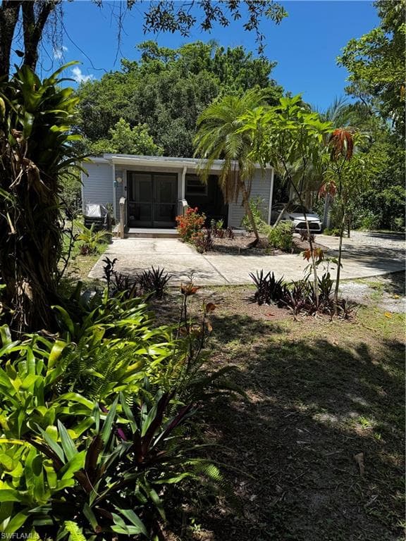 27710 Tennessee St BONITA SPRINGS, FL 34135