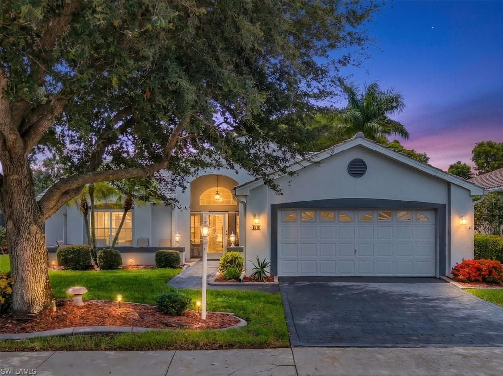 1970 Corona Del Sire DR NORTH FORT MYERS, FL 33917