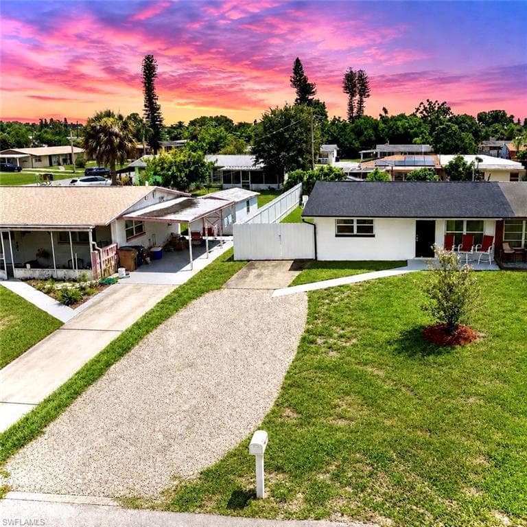 1104 Vineyard ST LEHIGH ACRES, FL 33936
