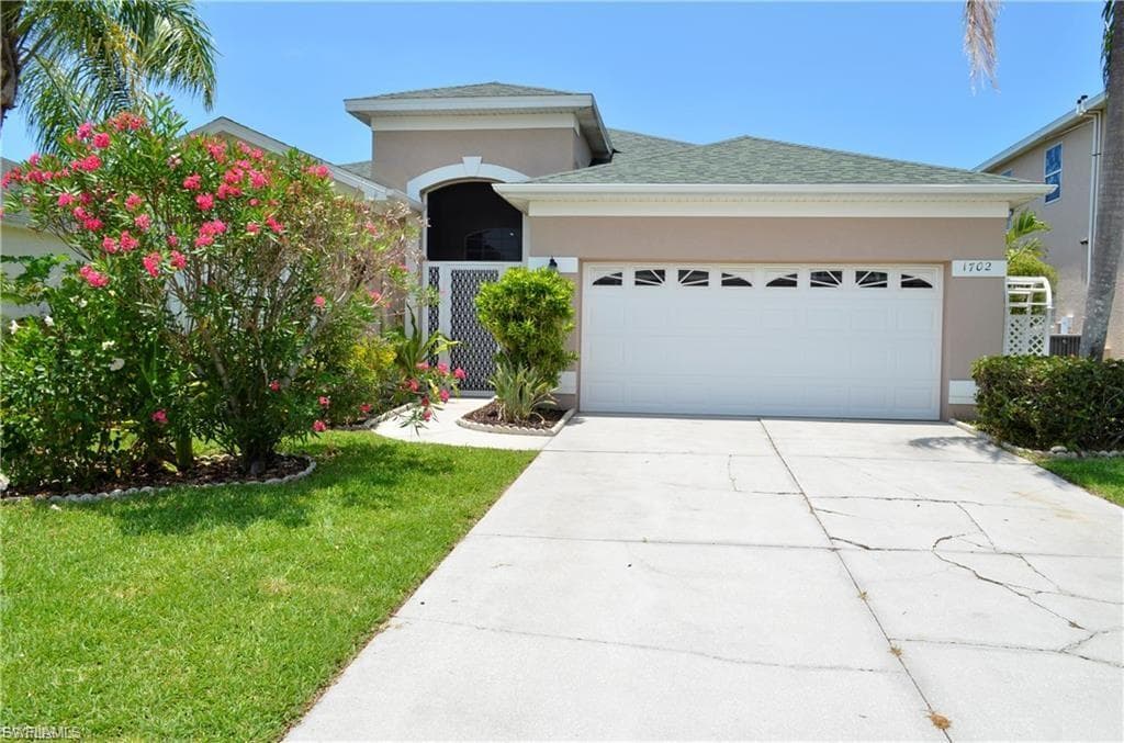 1702 Emerald Cove DR CAPE CORAL, FL 33991