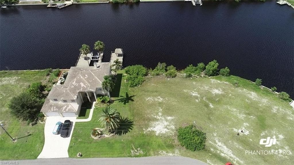 4105 33rd ST CAPE CORAL, FL 33993