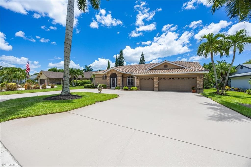 195 Palmetto Dunes CIR NAPLES, FL 34113