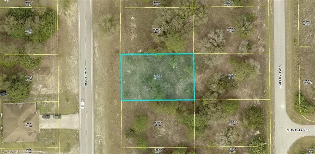 447 Bell BLVD S LEHIGH ACRES, FL 33974