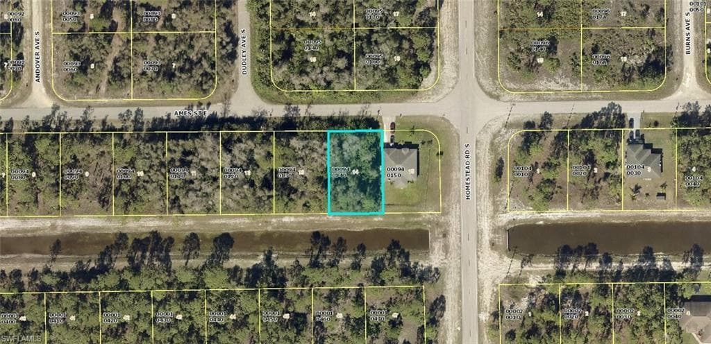 556 Ames ST E LEHIGH ACRES, FL 33974